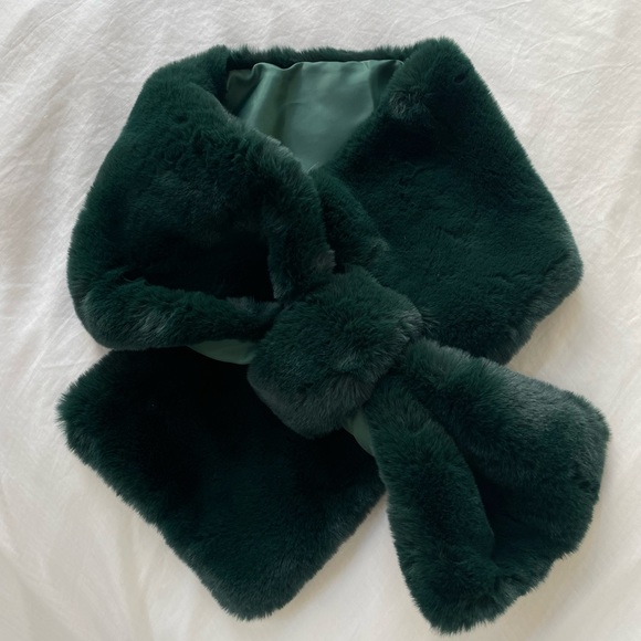 APPARIS FAUX FUR SCARF NWT - Picture 3 of 4